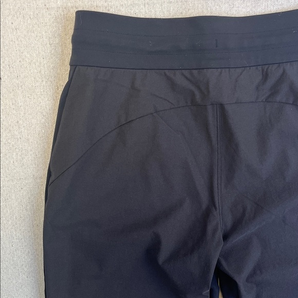 Athleta Headlands Hybrid Trek Jogger Size 4 Black Zip Pocket - Picture 8 of 8